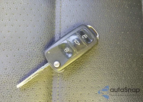 2013 Volkswagen Jetta 2.5L Se z USA, uszkodzony, nr VIN 3VWDP7AJ7DM243964